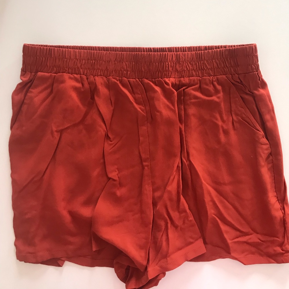 Flowy orange shorts WITH POCKETS!